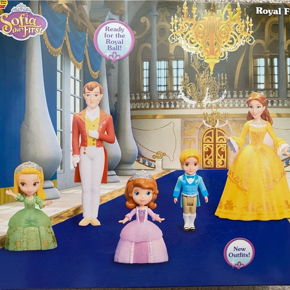 New Disney Junior Sofia the First Royal Family Collection Set Toy - Picture 2 of 4